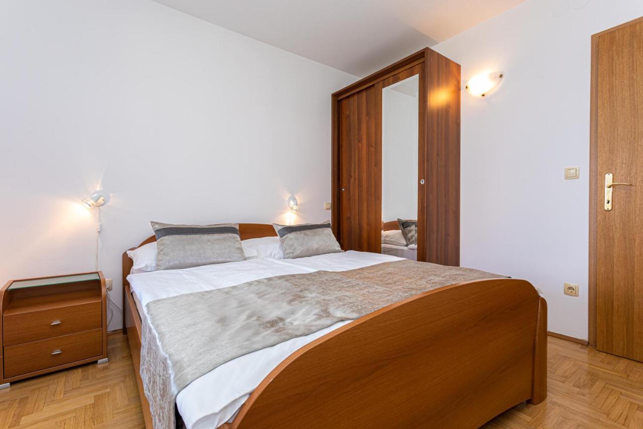 Apartments Crnekovic I Zarok Baška Εξωτερικό φωτογραφία