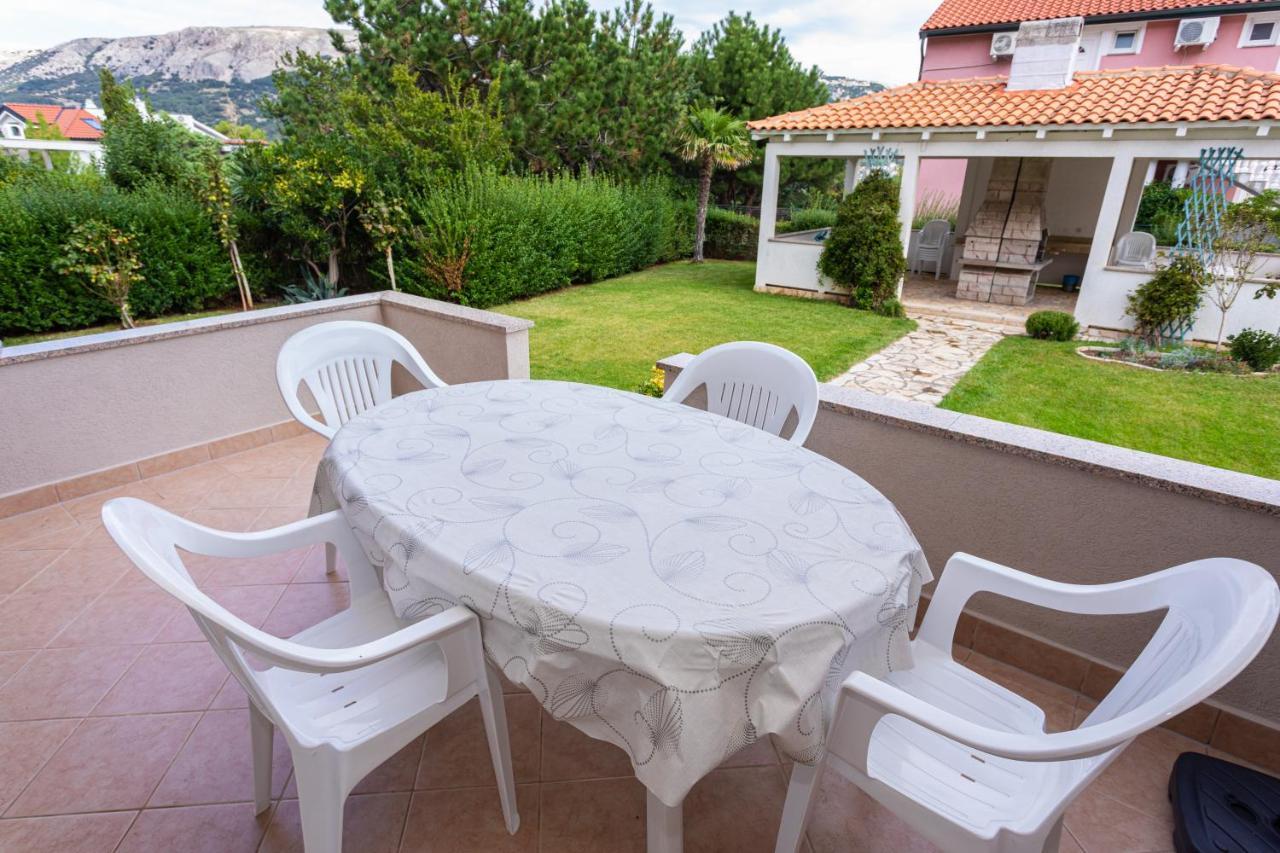 Apartments Crnekovic I Zarok Baška Εξωτερικό φωτογραφία