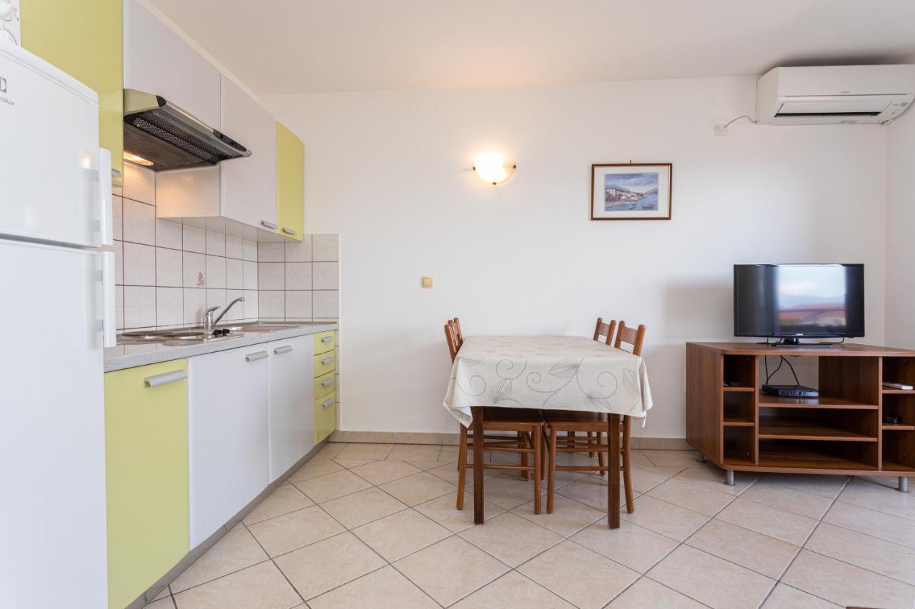 Apartments Crnekovic I Zarok Baška Εξωτερικό φωτογραφία