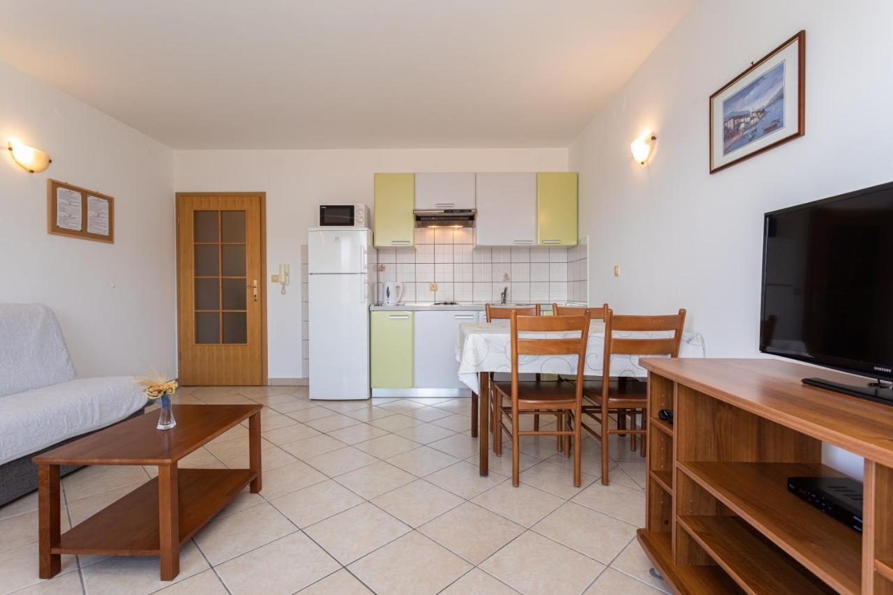 Apartments Crnekovic I Zarok Baška Εξωτερικό φωτογραφία