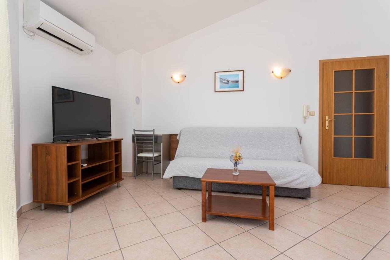 Apartments Crnekovic I Zarok Baška Εξωτερικό φωτογραφία