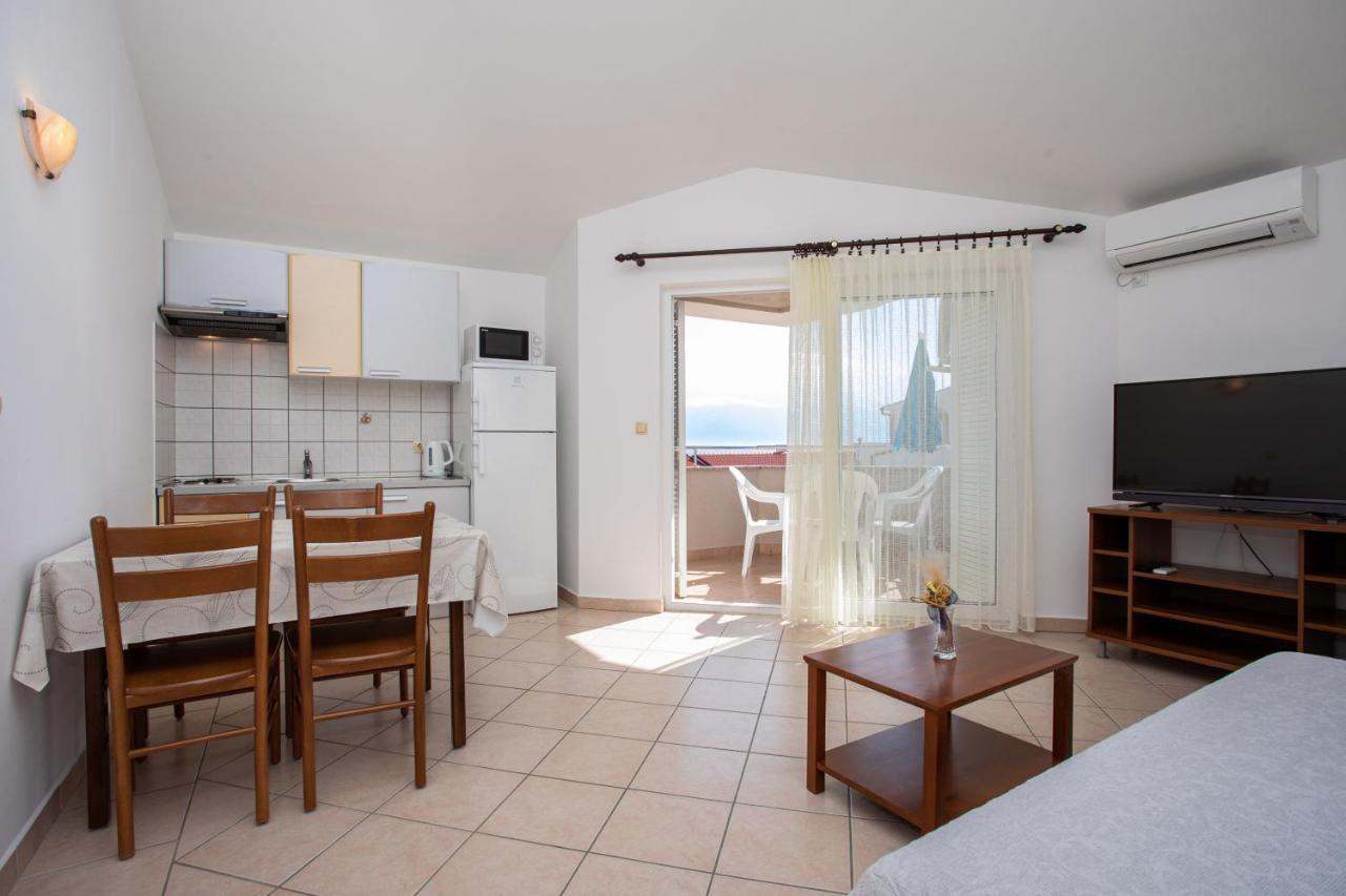 Apartments Crnekovic I Zarok Baška Εξωτερικό φωτογραφία