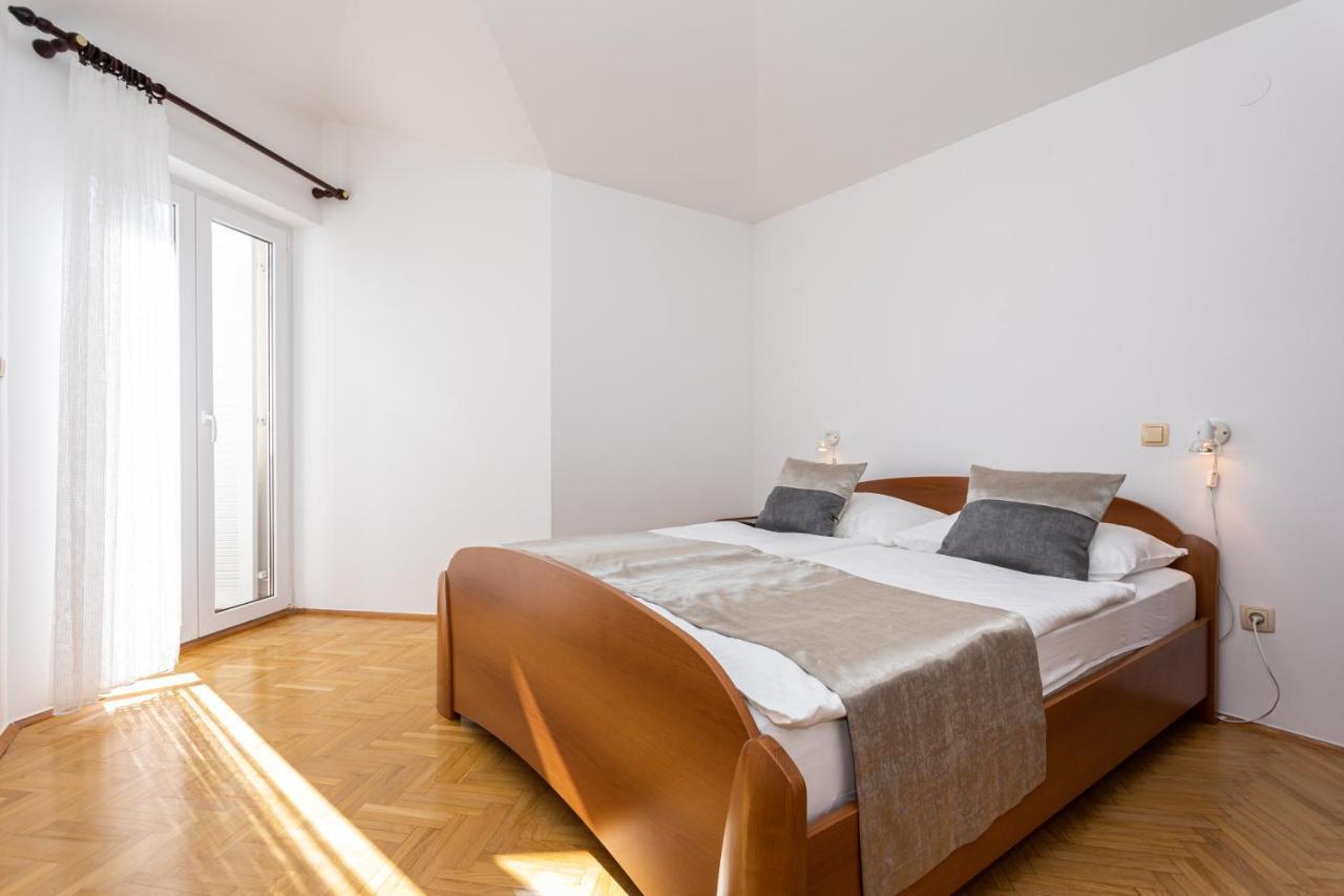 Apartments Crnekovic I Zarok Baška Εξωτερικό φωτογραφία