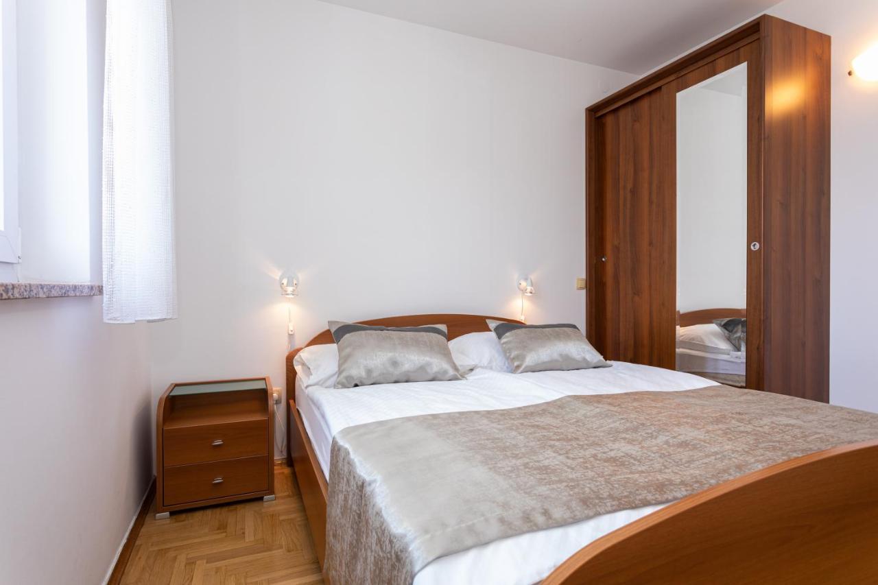 Apartments Crnekovic I Zarok Baška Εξωτερικό φωτογραφία