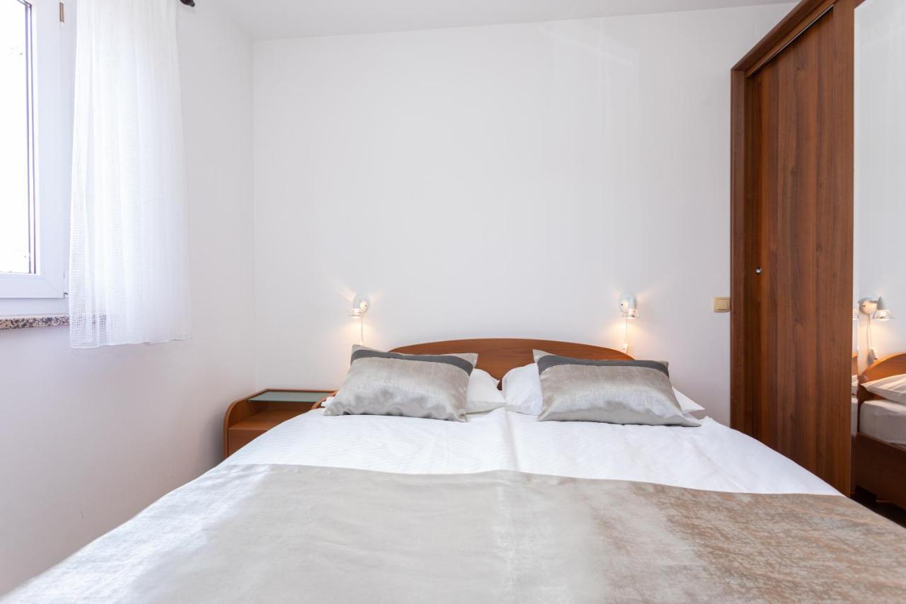 Apartments Crnekovic I Zarok Baška Εξωτερικό φωτογραφία