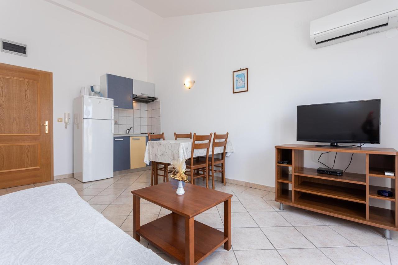 Apartments Crnekovic I Zarok Baška Εξωτερικό φωτογραφία